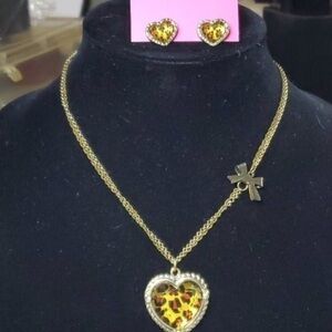 Heart Pendant Necklace and Earring Set - Gold